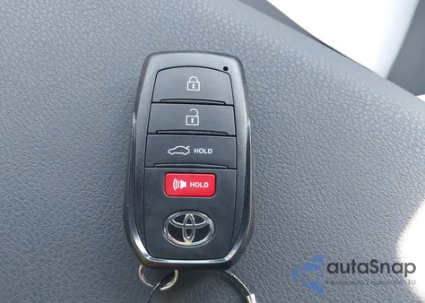 2026 Toyota Camry Se z USA, uszkodzony, nr VIN 4T1DAACK8TU217029